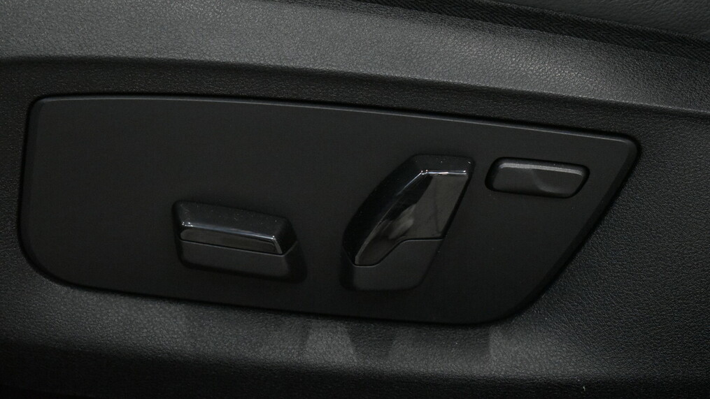 BMW Serii 5, 530