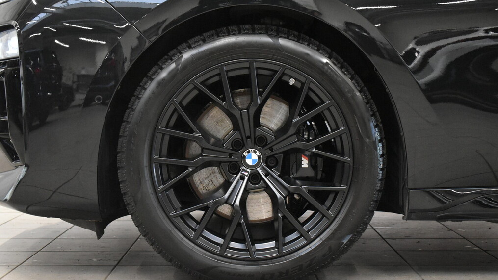 BMW Serii 7, 740