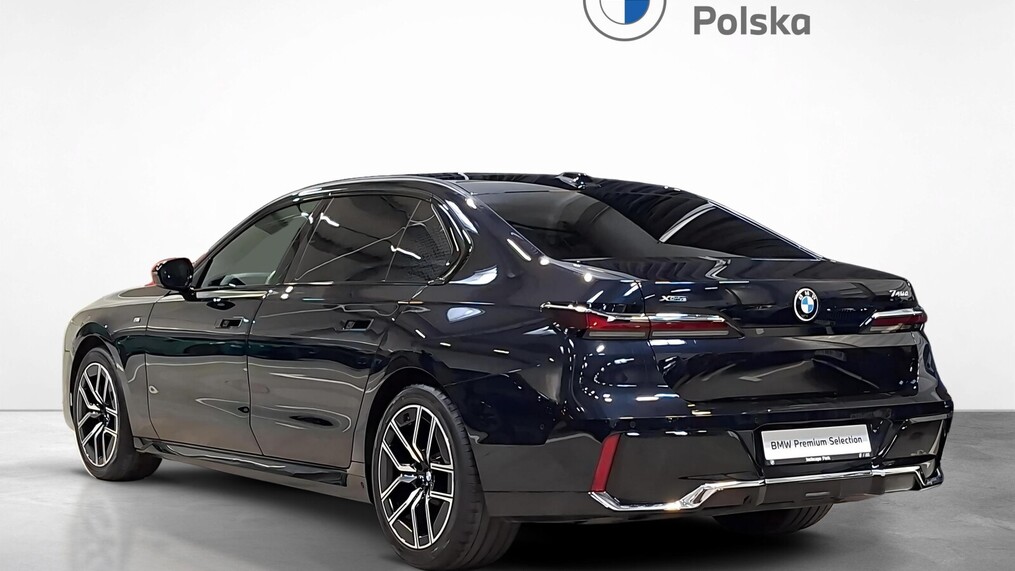 BMW Serii 7, 740