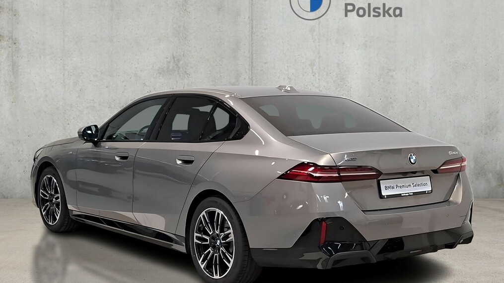 BMW Serii 5, 520
