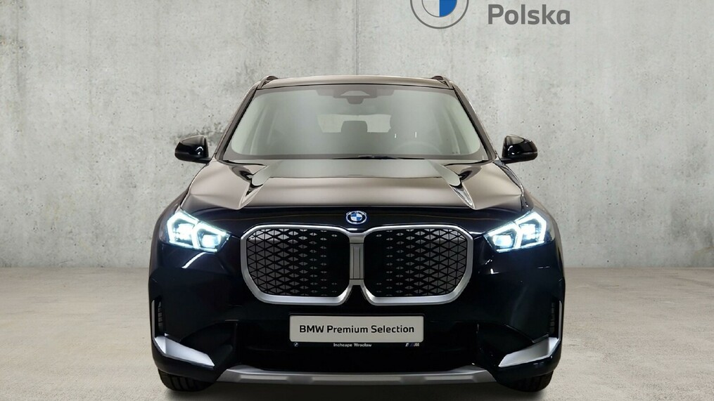 BMW iX1