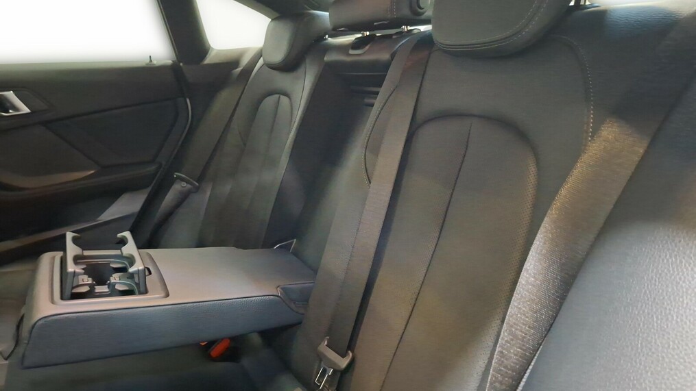 BMW Serii 2, 235