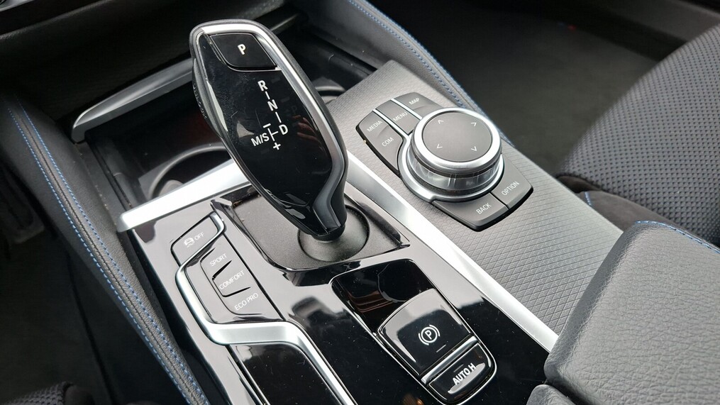 BMW Serii 5, 520