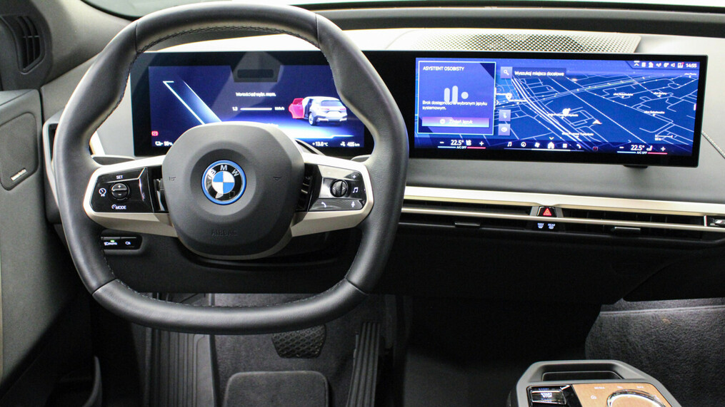 BMW iX