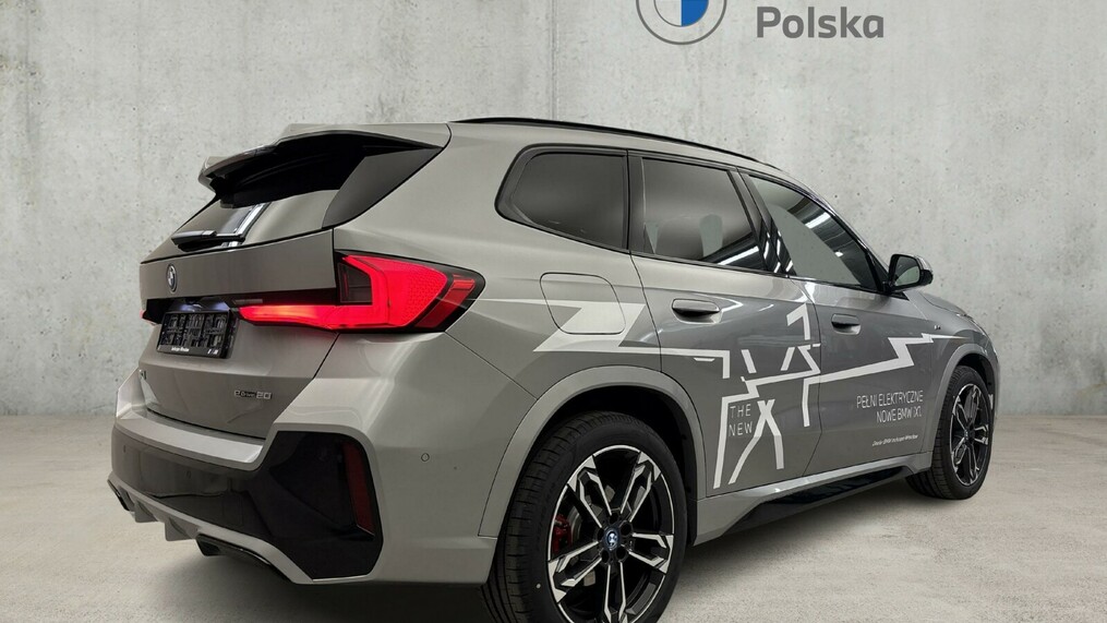 BMW iX1