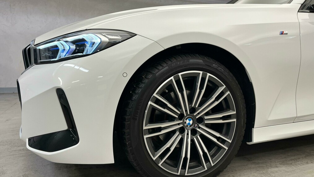 BMW Serii 3, 320