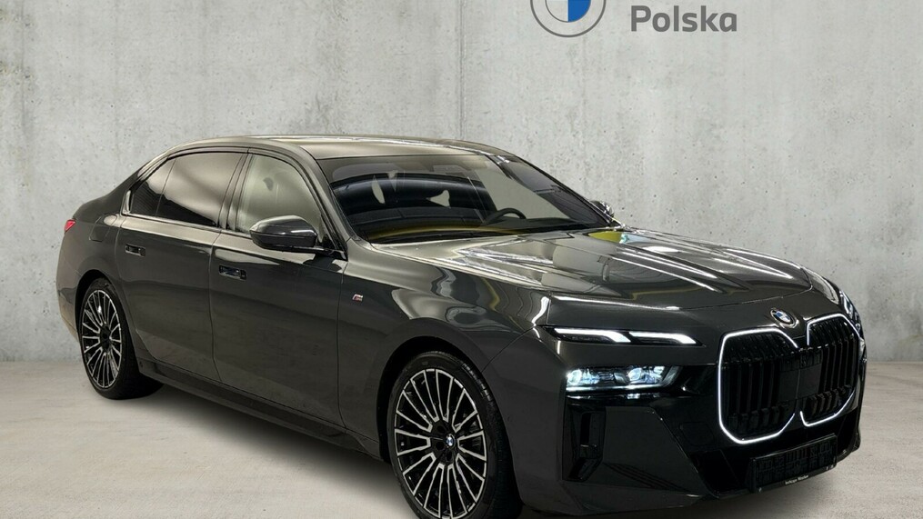 BMW Seria 7, 740