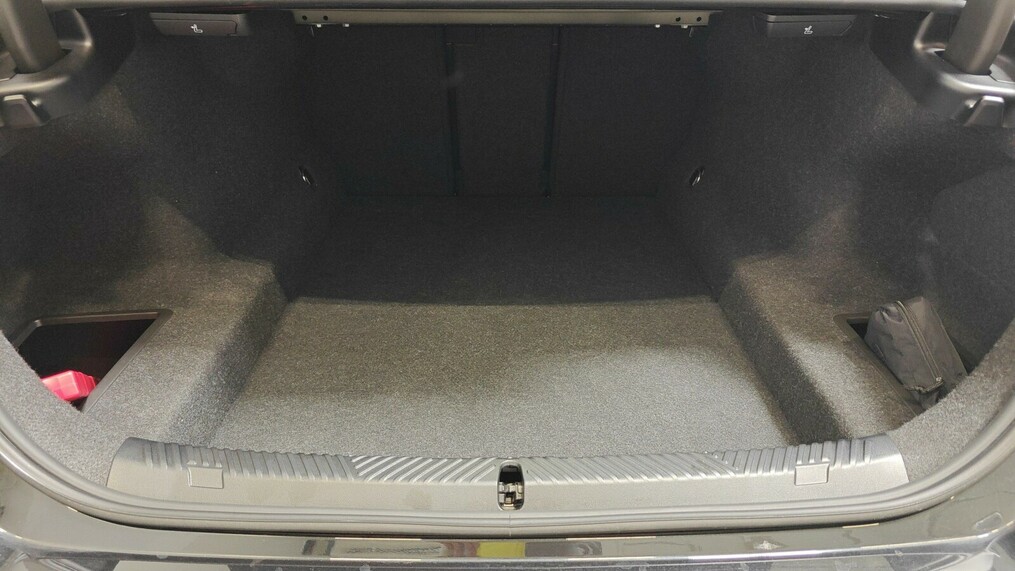 BMW Serii 5, 520