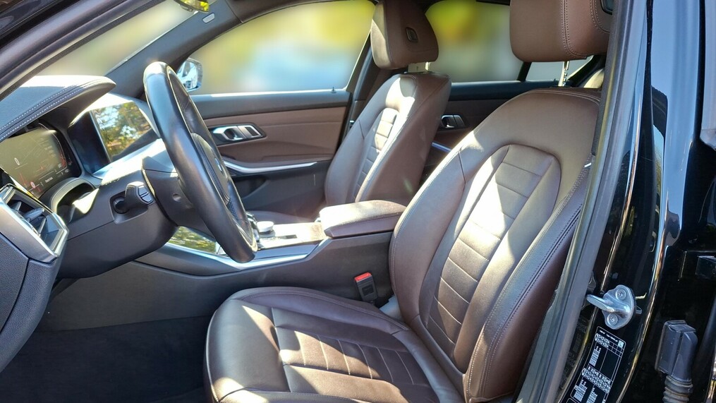BMW Serii 3, 320