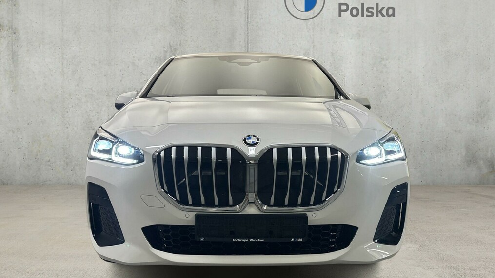 BMW Serii 2, 218