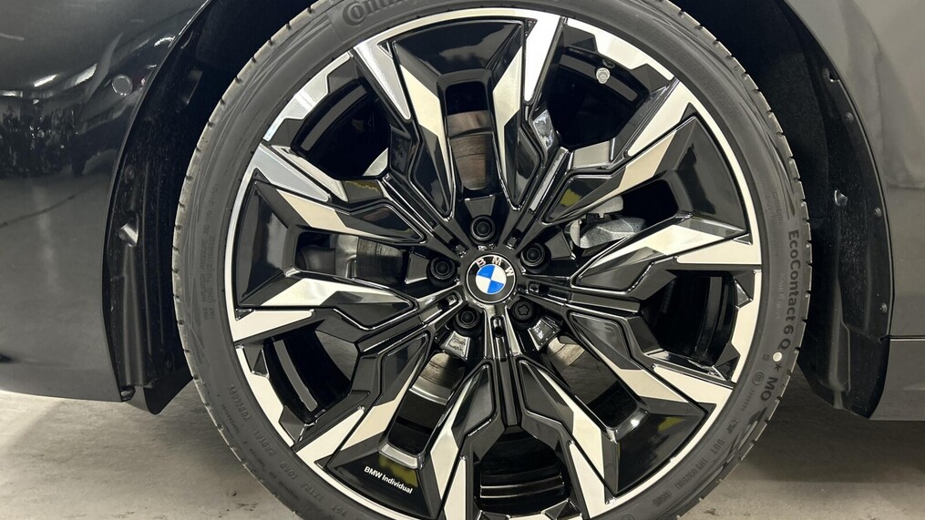 BMW Serii 5, 520