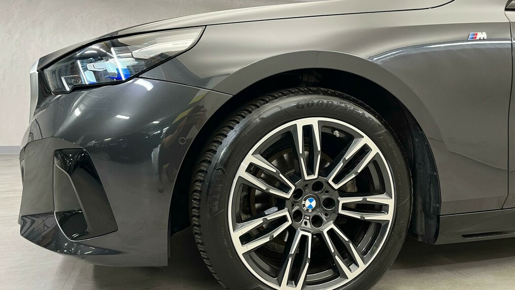 BMW Serii 5, 520