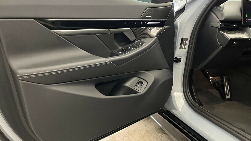 BMW Serii 5, 520