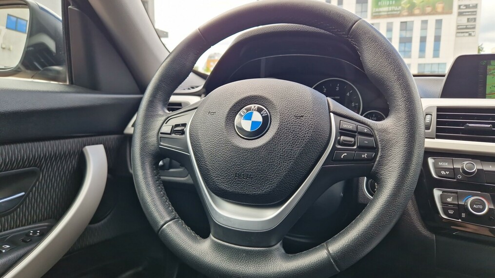 BMW Seria 3 318