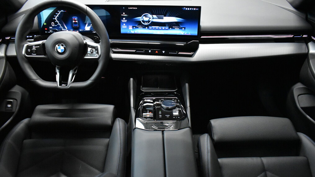 BMW Serii 5, 520