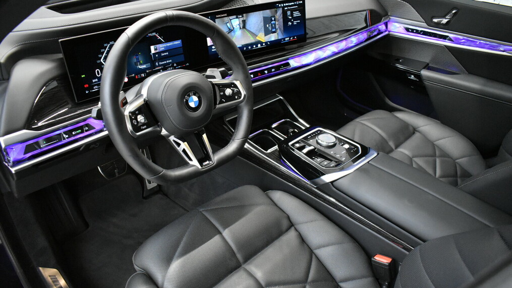 BMW Serii 7, 740