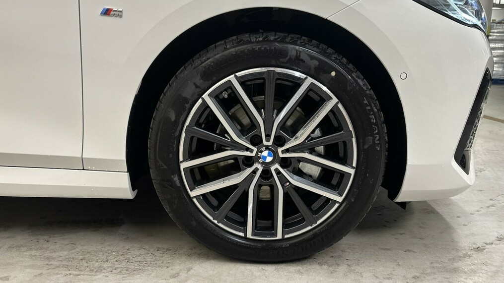 BMW Seria 2, 218