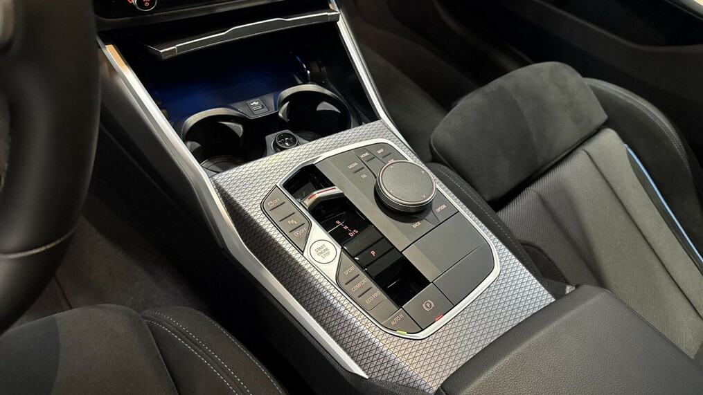 BMW Serii 3, 318
