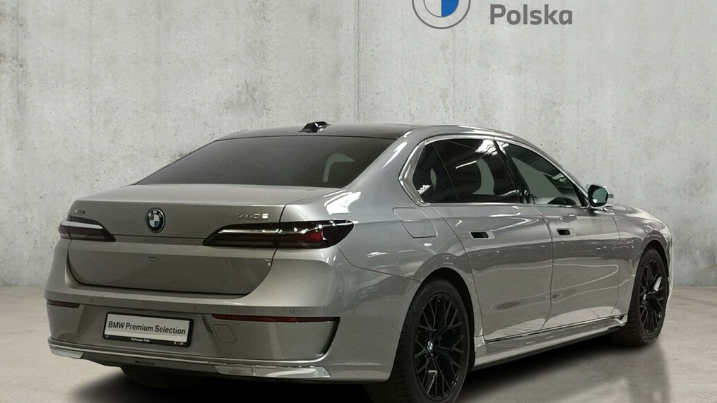 BMW Serii 7, 750