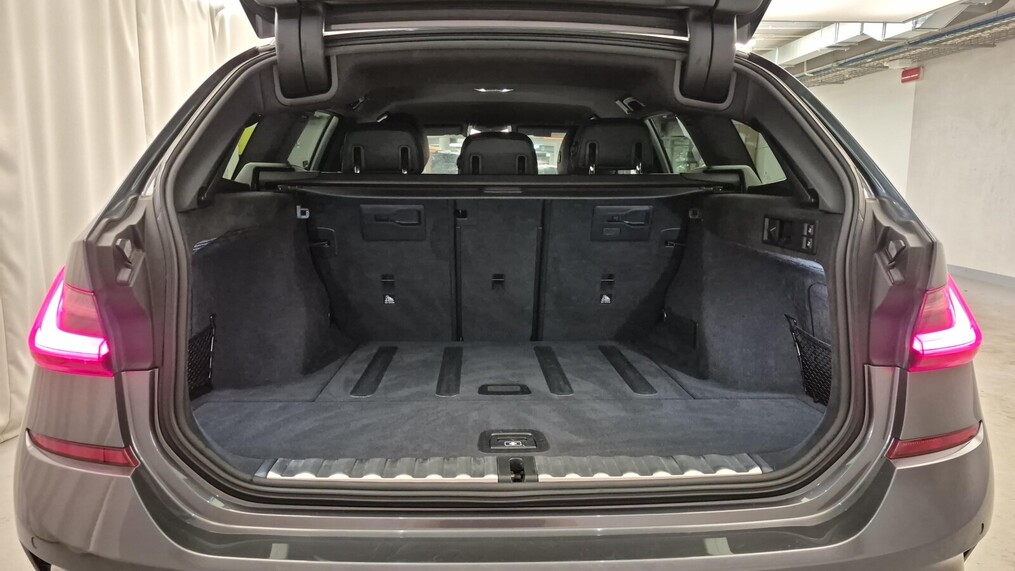 BMW Serii 3, 320