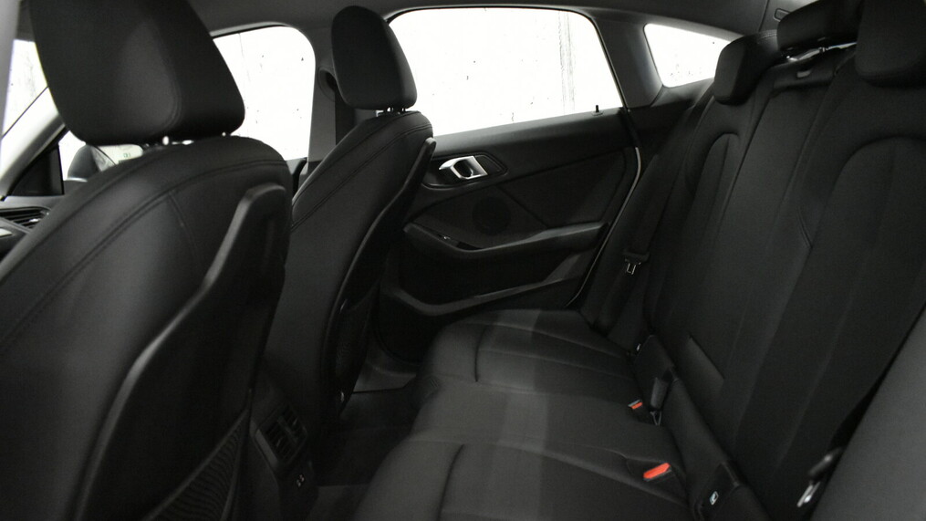 BMW Seria 2 218