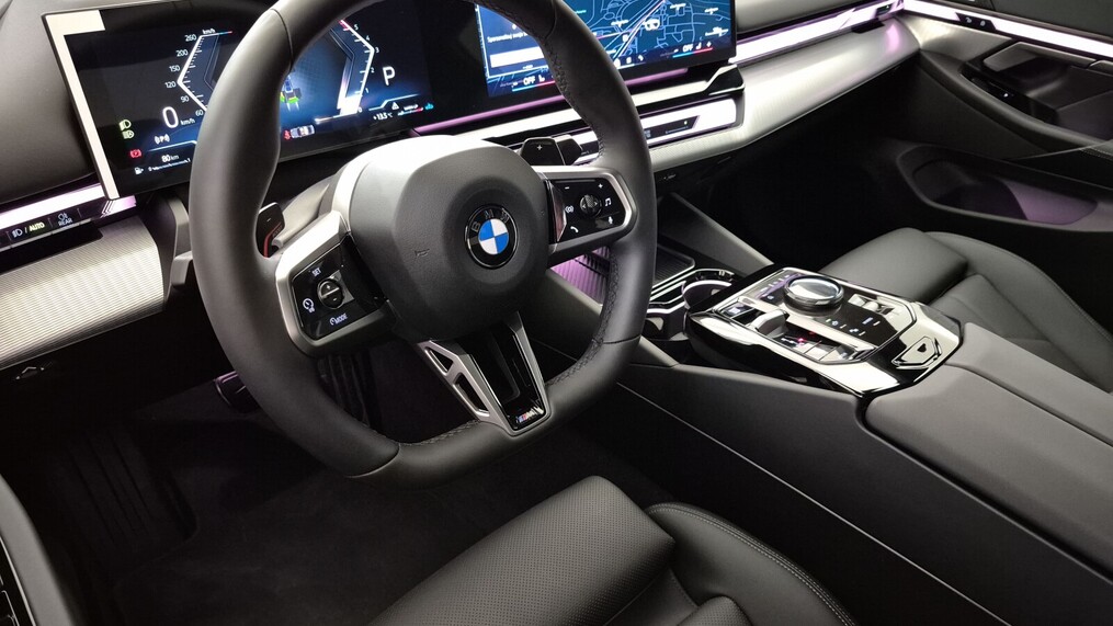 BMW Serii 5, 520
