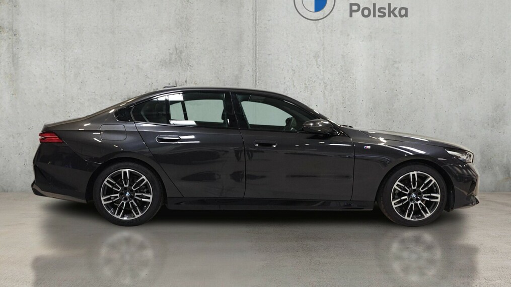 BMW Serii 5, 520