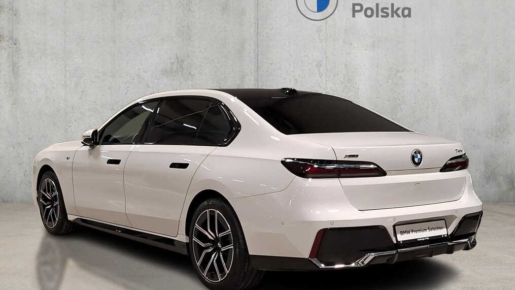 BMW Serii 7, 740