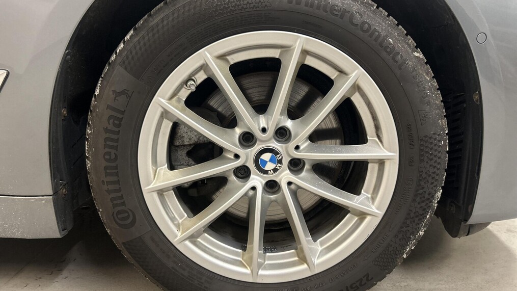 BMW Serii 5, 520