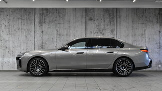 BMW Serii 7, 740