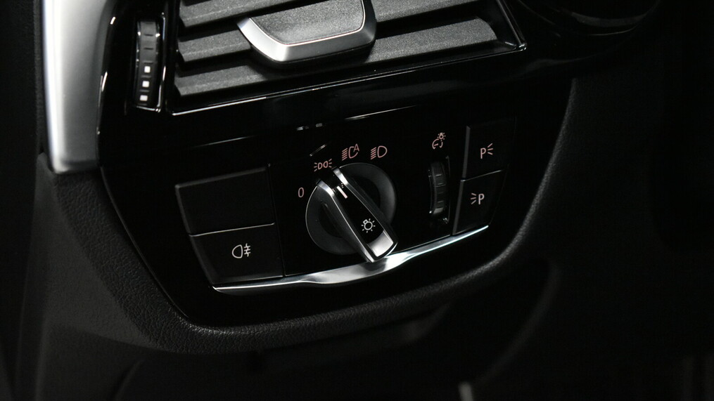 BMW Serii 5, 530