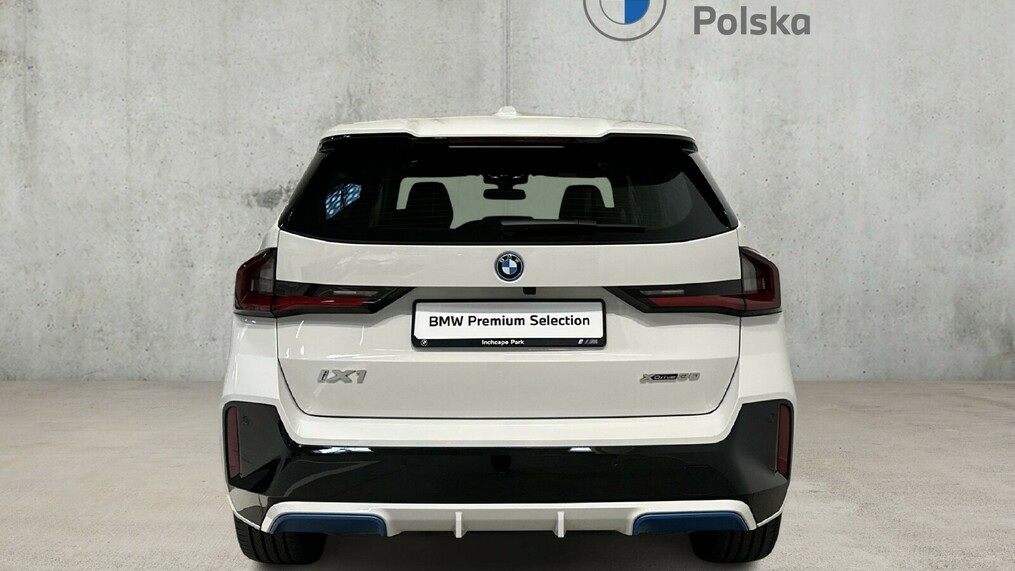 BMW iX1