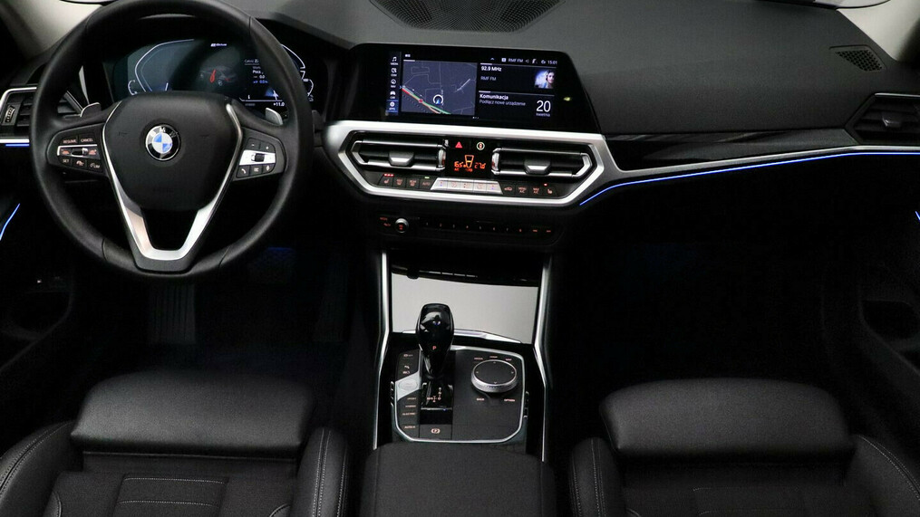 BMW Seria 3, 330