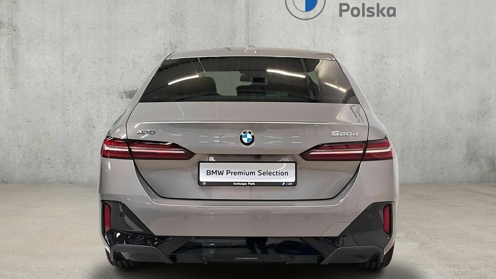 BMW Serii 5, 520