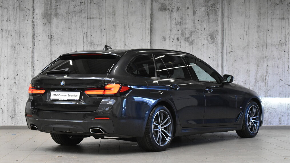 BMW Serii 5, 520