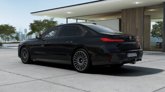 BMW Serii 7, 740