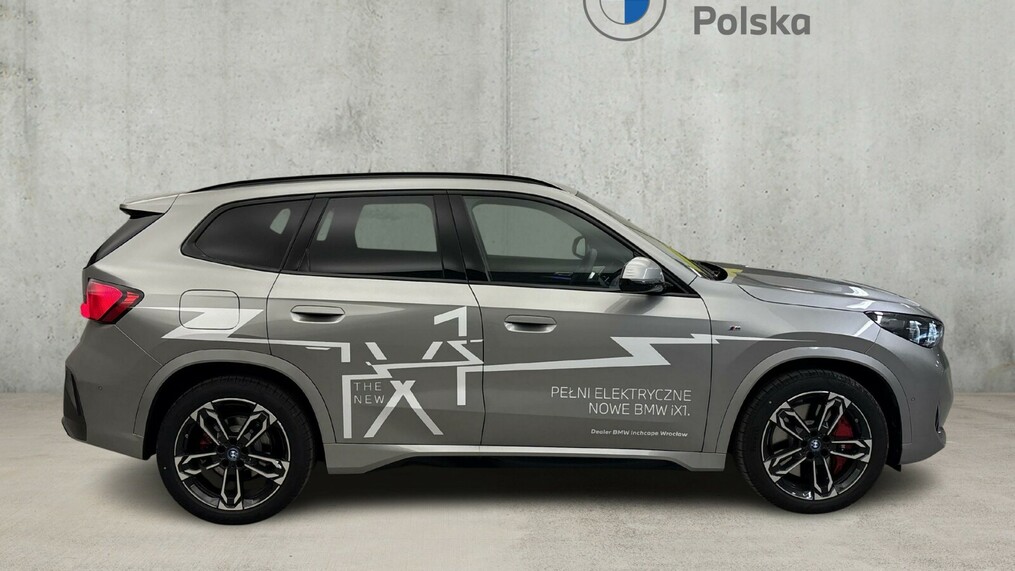 BMW iX1