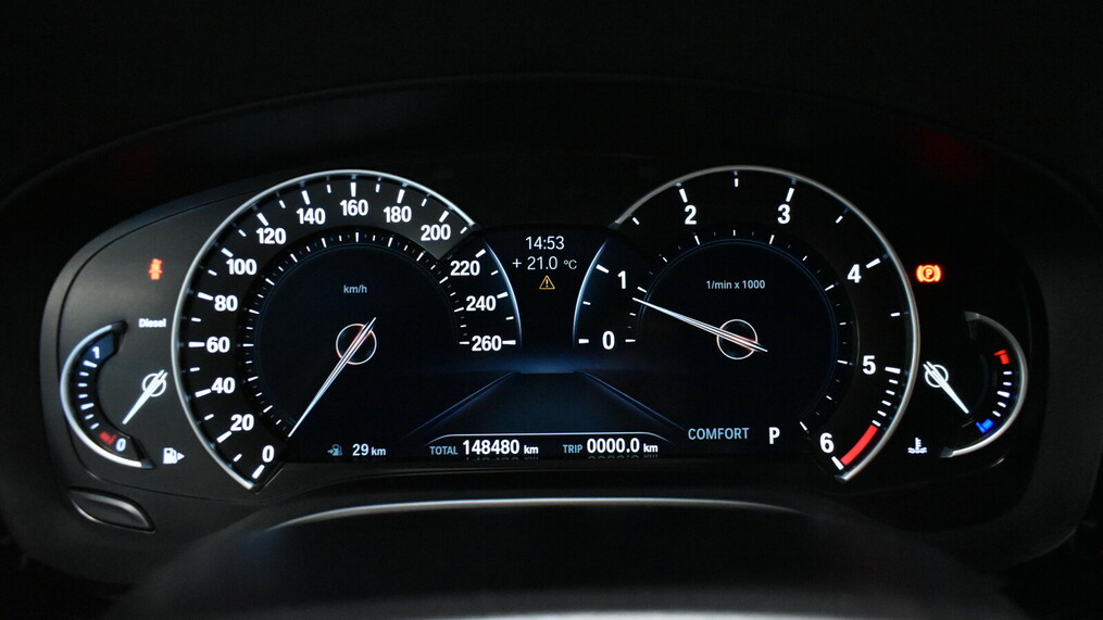 BMW Serii 5, 520