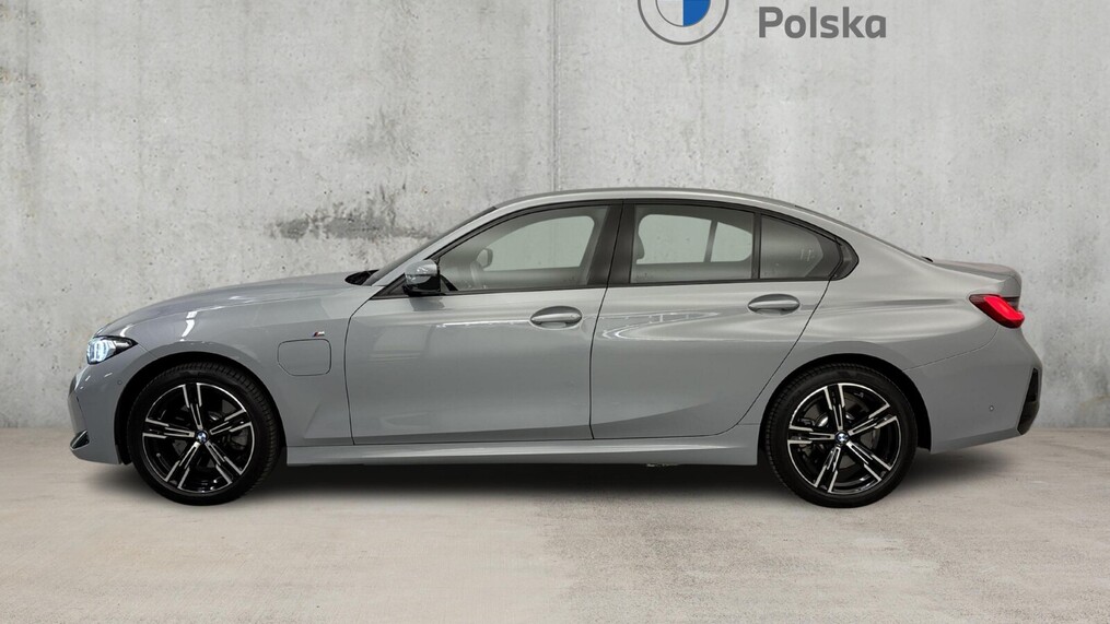 BMW Serii 3, 330