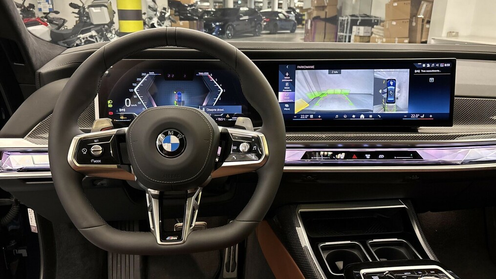 BMW Serii 7, 740