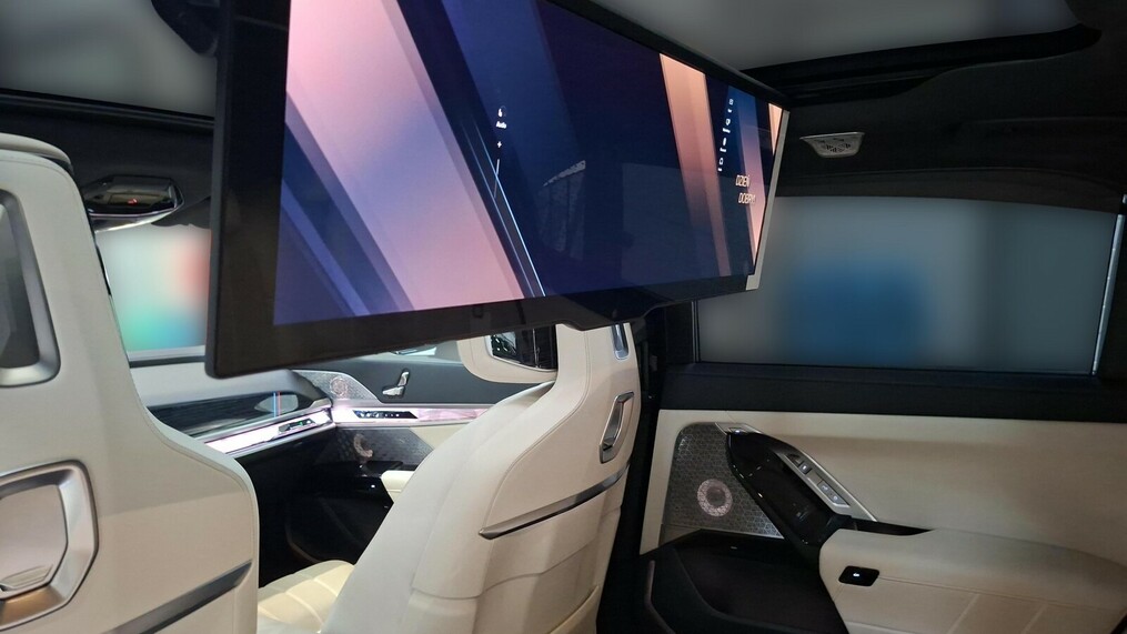 BMW Serii 7, 740