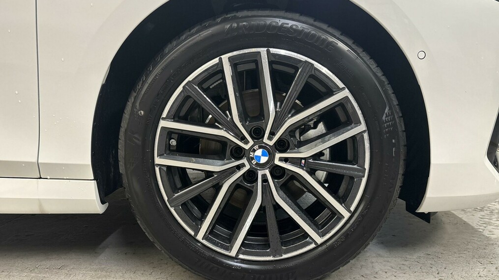BMW Serii 2, 218