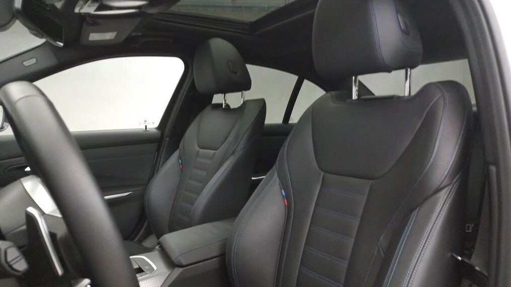 BMW Serii 3, 330