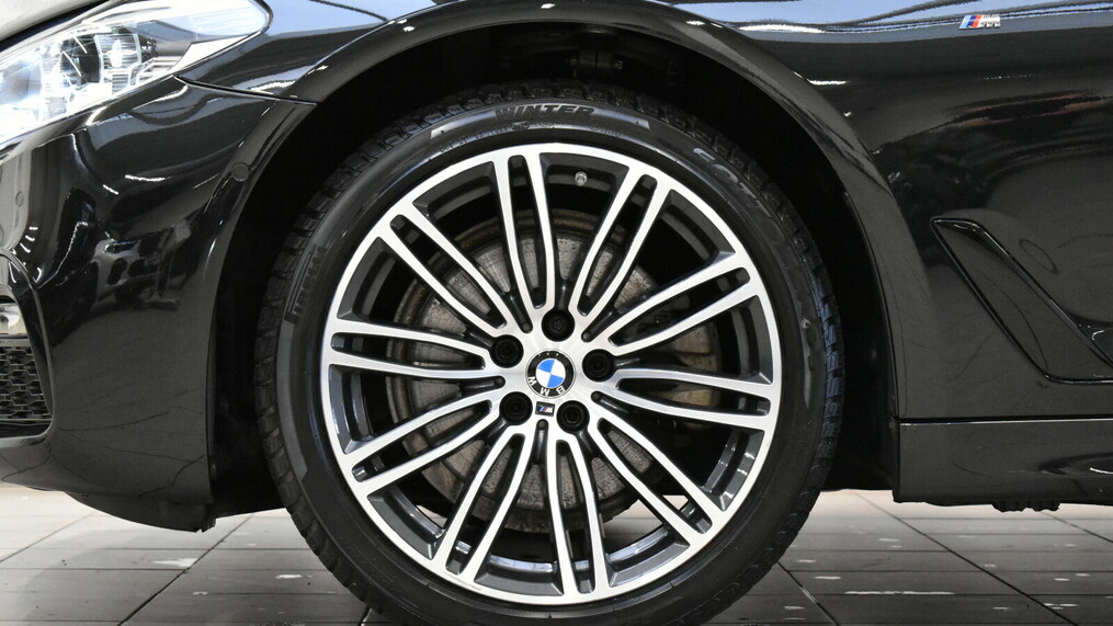 BMW Serii 5, 520