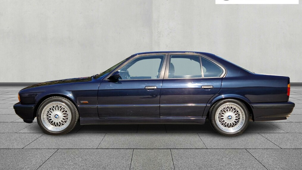 BMW Serii 5, 525