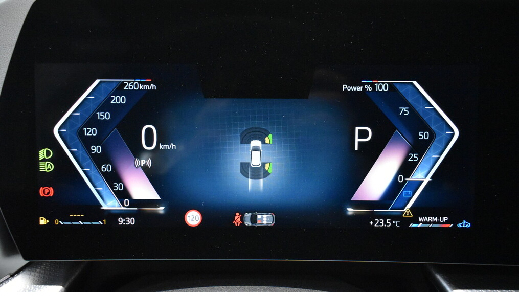 BMW Serii 2, 218
