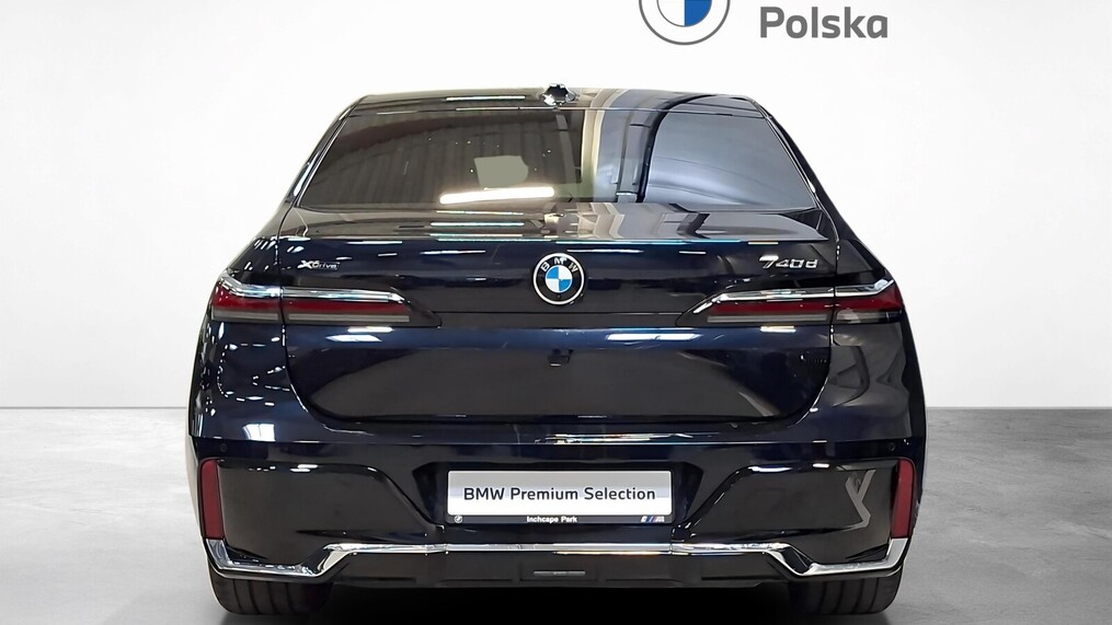 BMW Serii 7, 740