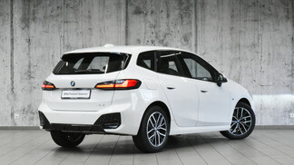 BMW Serii 2, 218