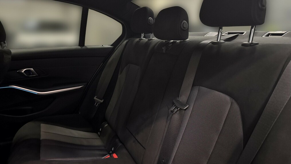 BMW Serii 3, 318