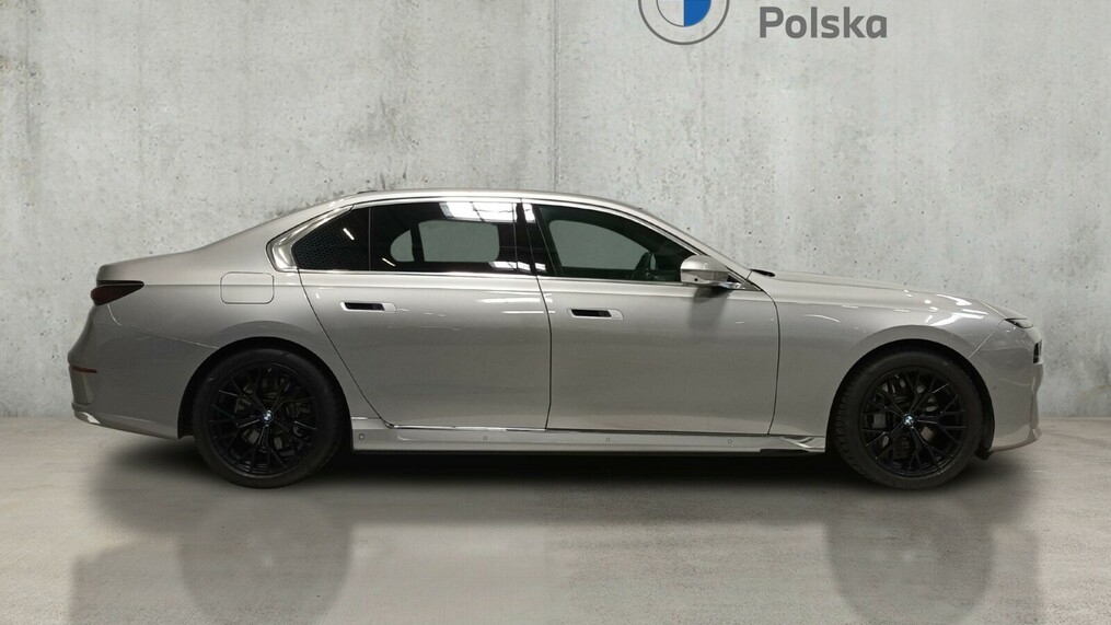 BMW Serii 7, 750